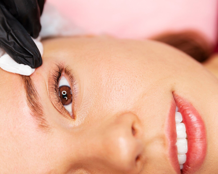 Lifting o Permanente de Pestañas + Laminado de Cejas