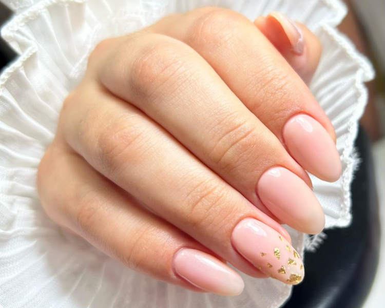 Polygel con diseño simple