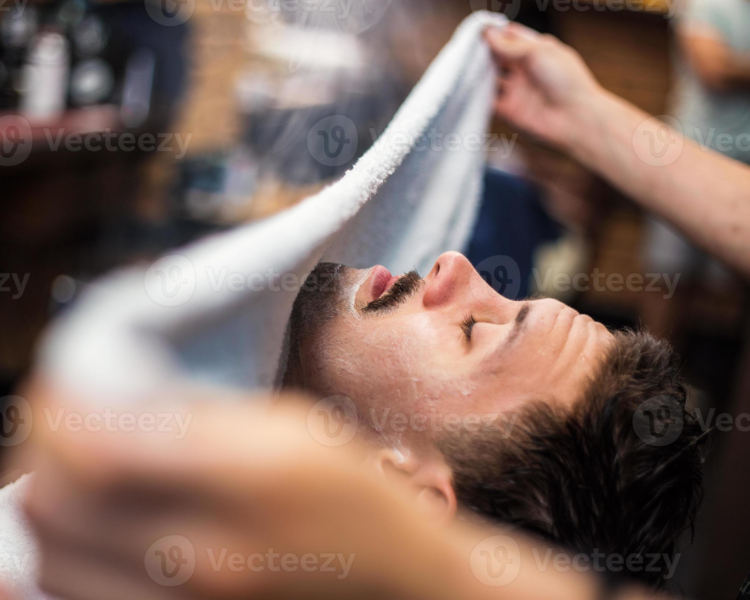 Perfilado de Barba con toallas calientes
