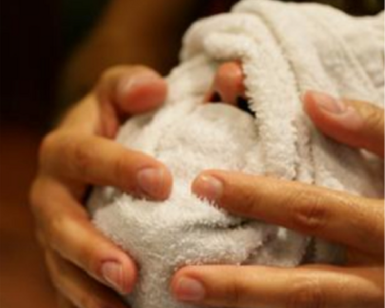 Corte de Caballero + Perfilado de Barba con toallas calientes