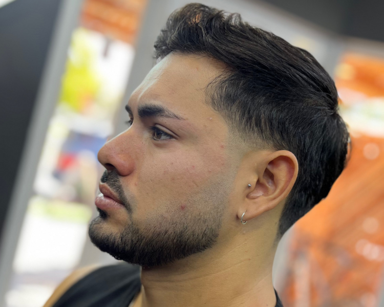 Corte de cabello y aplicación de cera, laca o polvo de textura (Ali)
