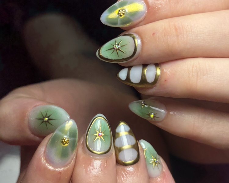 Service de uñas esculpidas en acrílico largo 3 y 4 