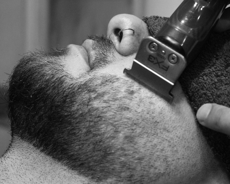 Corte de cabello + barba simple 