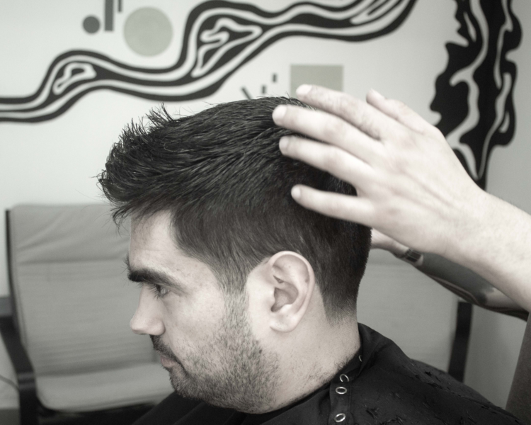 Corte de cabello con tijera + barba simple 