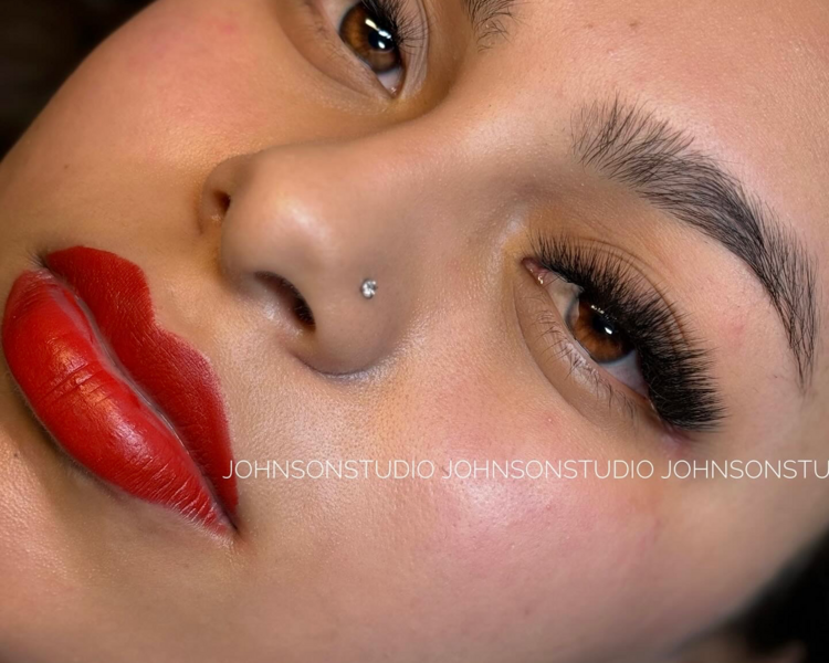 Volumen Efecto Foxy Eyes o Liner