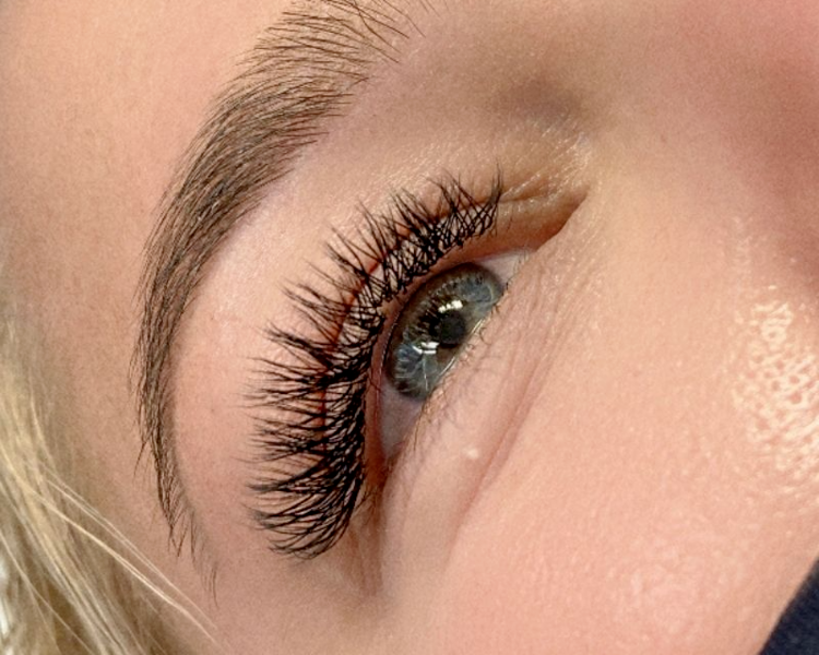 Extension de pestañas Volumen Medio (2D / 3D)