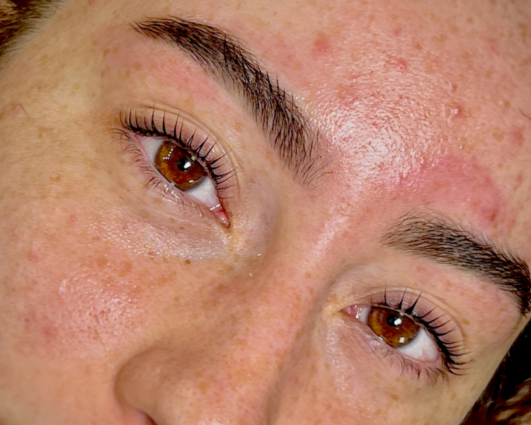 Diseño y perfilado de cejas + tinte