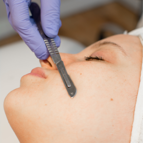 Dermaplaning + Limpieza Facial Profunda