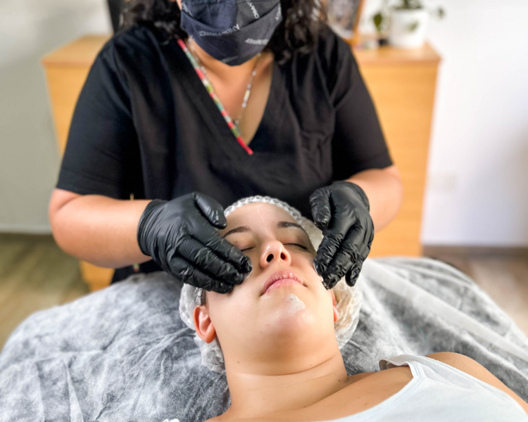 LIMPIEZA FACIAL PROFUNDA