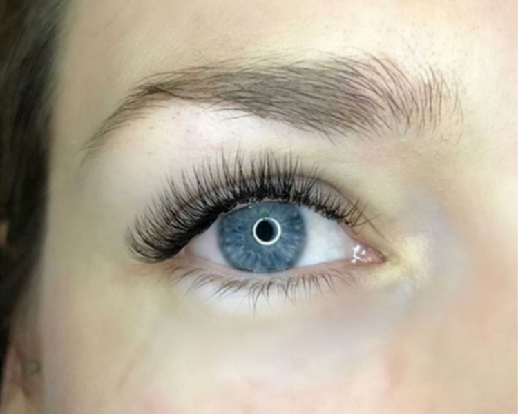 Extensiones de pestañas efecto natural