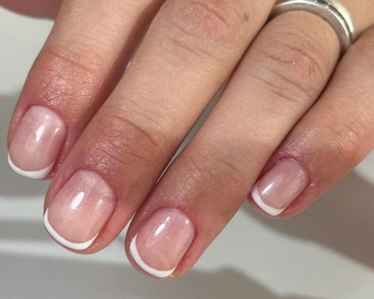 Manicure  rusa degrade o francesa o dos diseños