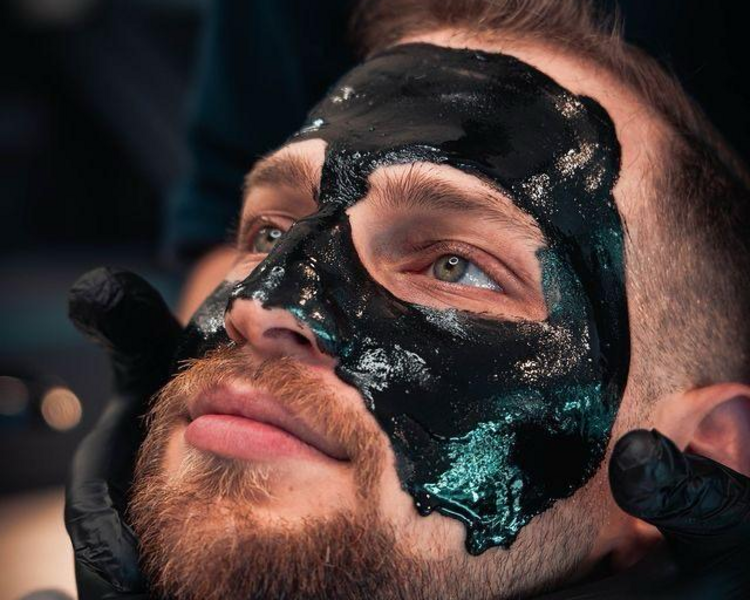  Corte de Cabello + Limpieza facia con exfoleante y black mask + Arreglo de cejas 