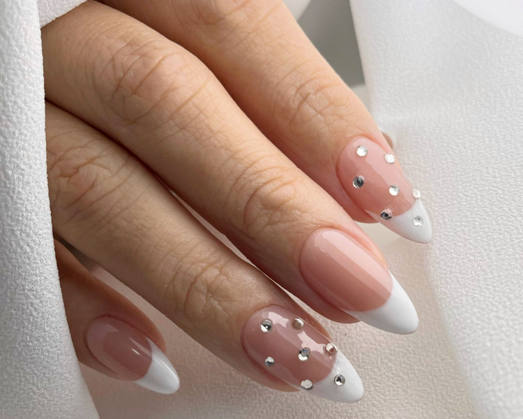 ALARGAMIENTO DE UÑAS (PARA UÑAS CORTAS)