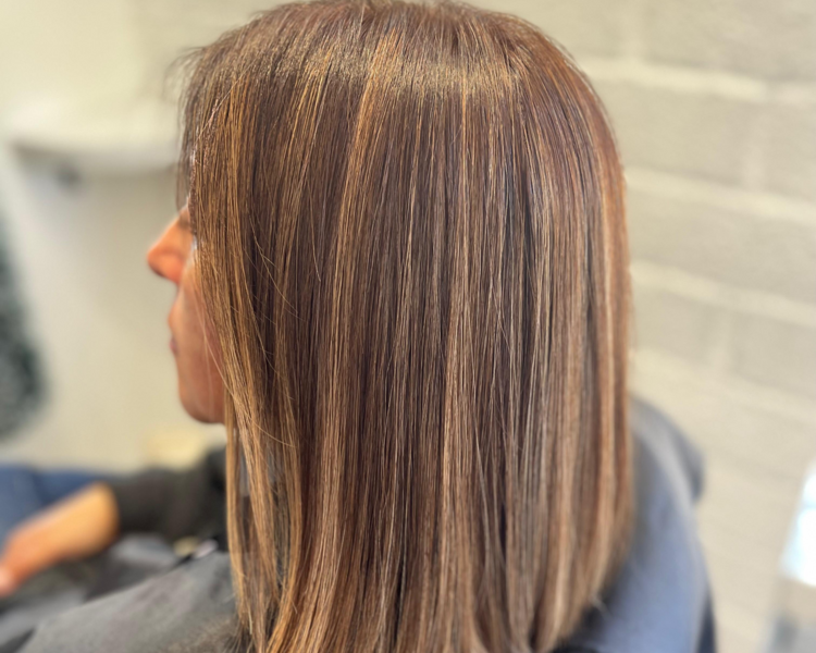 Mechas con papel Babylights, Balayage, Morena iluminada, Microlights, Highlight, Macrolights cabello mediano desde