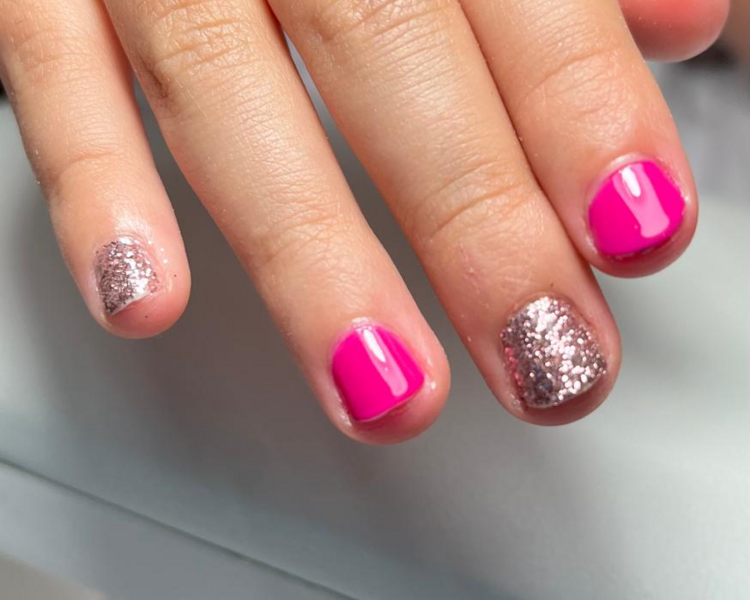 Manicure niña