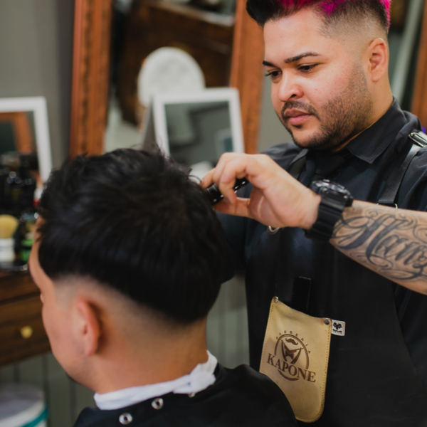 Corte de cabello + Servicio de cejas