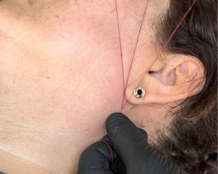 Depilación con hilo ( ceja )