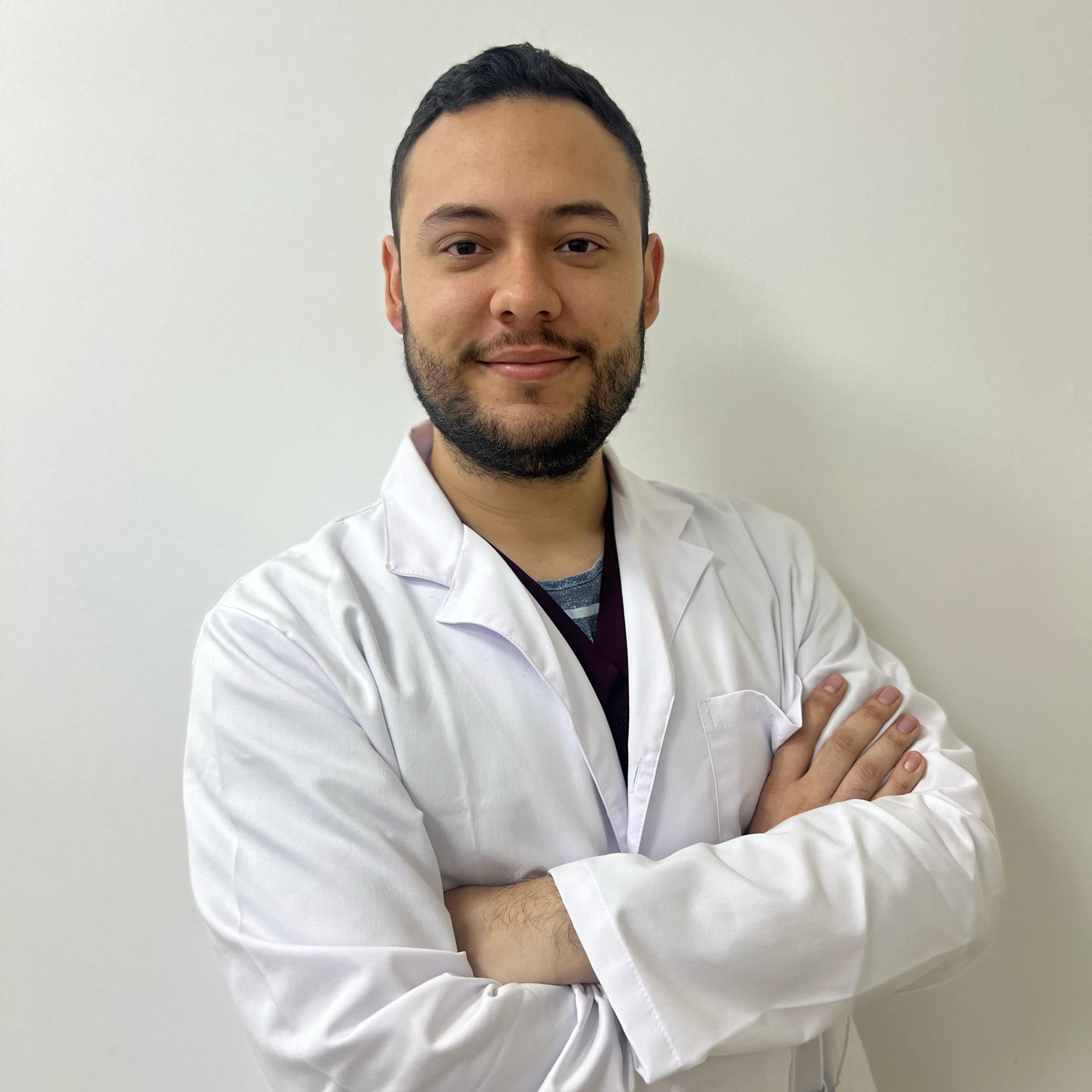 Dr. Kevin Henao Galindo (Pediatria)