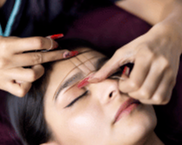 Mapping de Cejas + Depilación en hilo + Sombreado