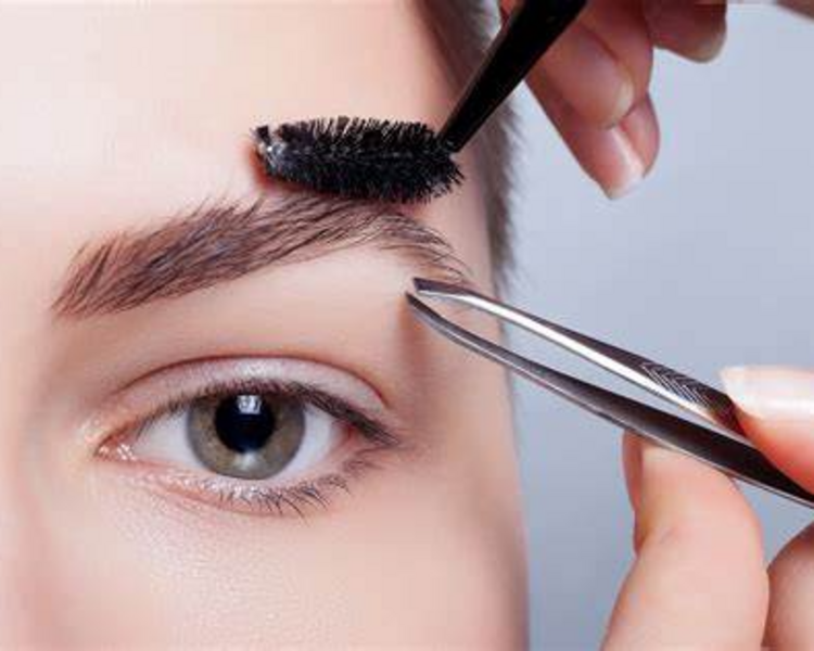 Diseño y perfilado de Cejas