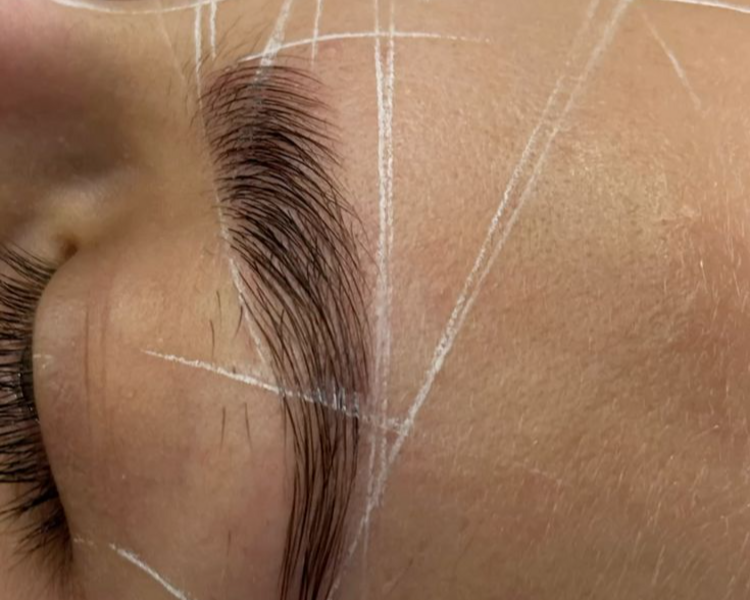 Diseño de cejas +perfilado + Laminado
