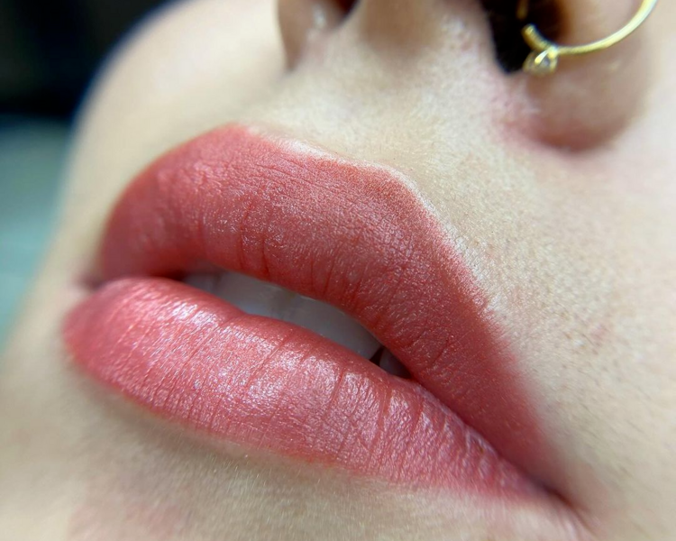 MICROPIGMENTACIÓN DE LABIOS