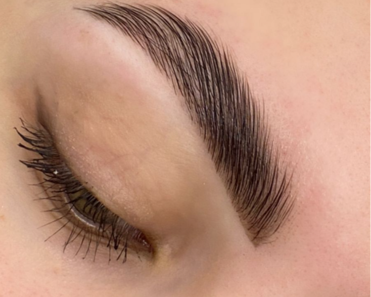 LAMINADO DE CEJAS + PIGMENTACIÓN