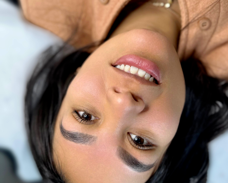 PIGMENTACIÓN DE CEJAS