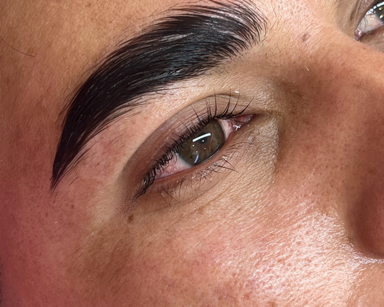 Laminado de cejas