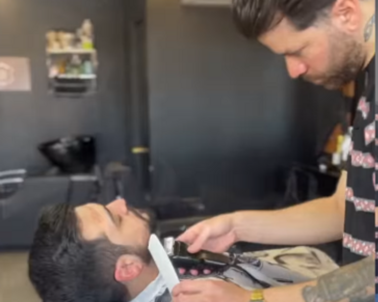 Corte de Barba + Perfilado de Cejas