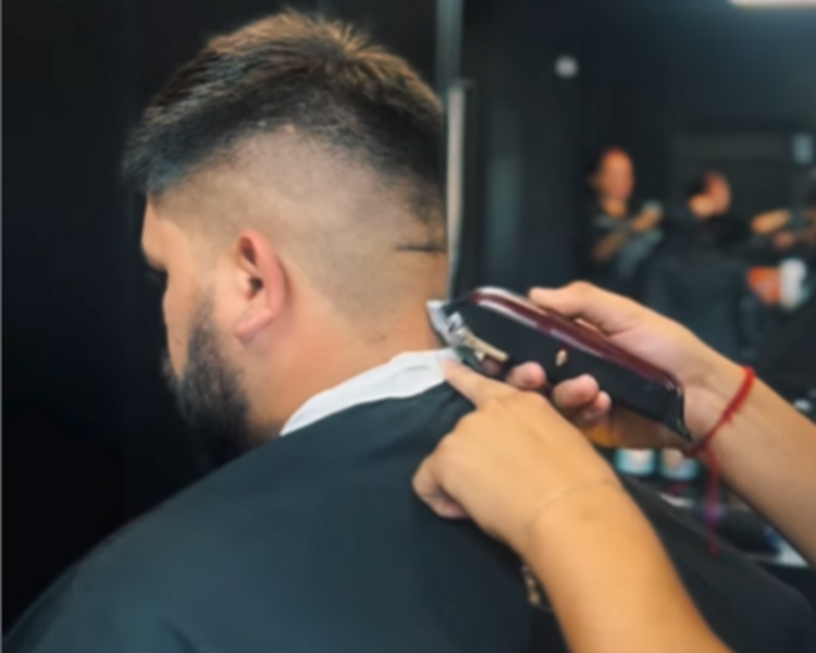 Corte de Cabello + Depilación Nasal y Oídos 