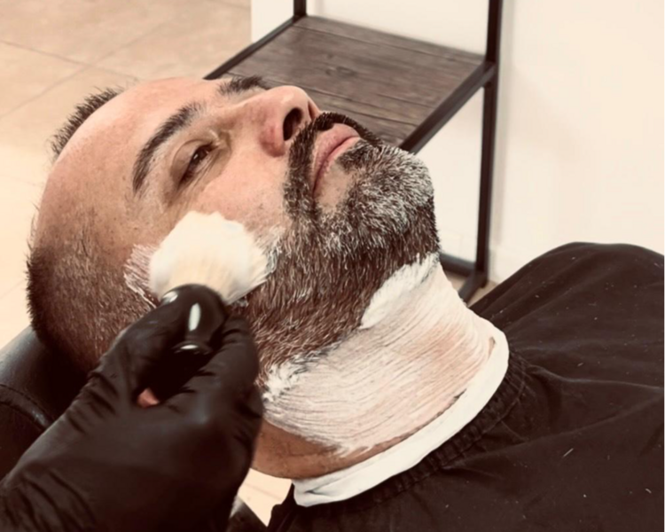 Perfilado de Barba con Toallas Calientes