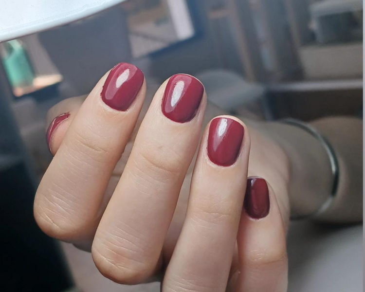 Manicure Esmaltado Permanente con Retiro