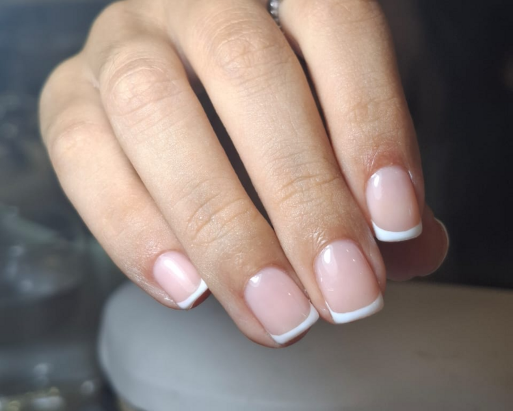 Manicure Esmaltado Permanente + Retiro + Francesa o Degradé