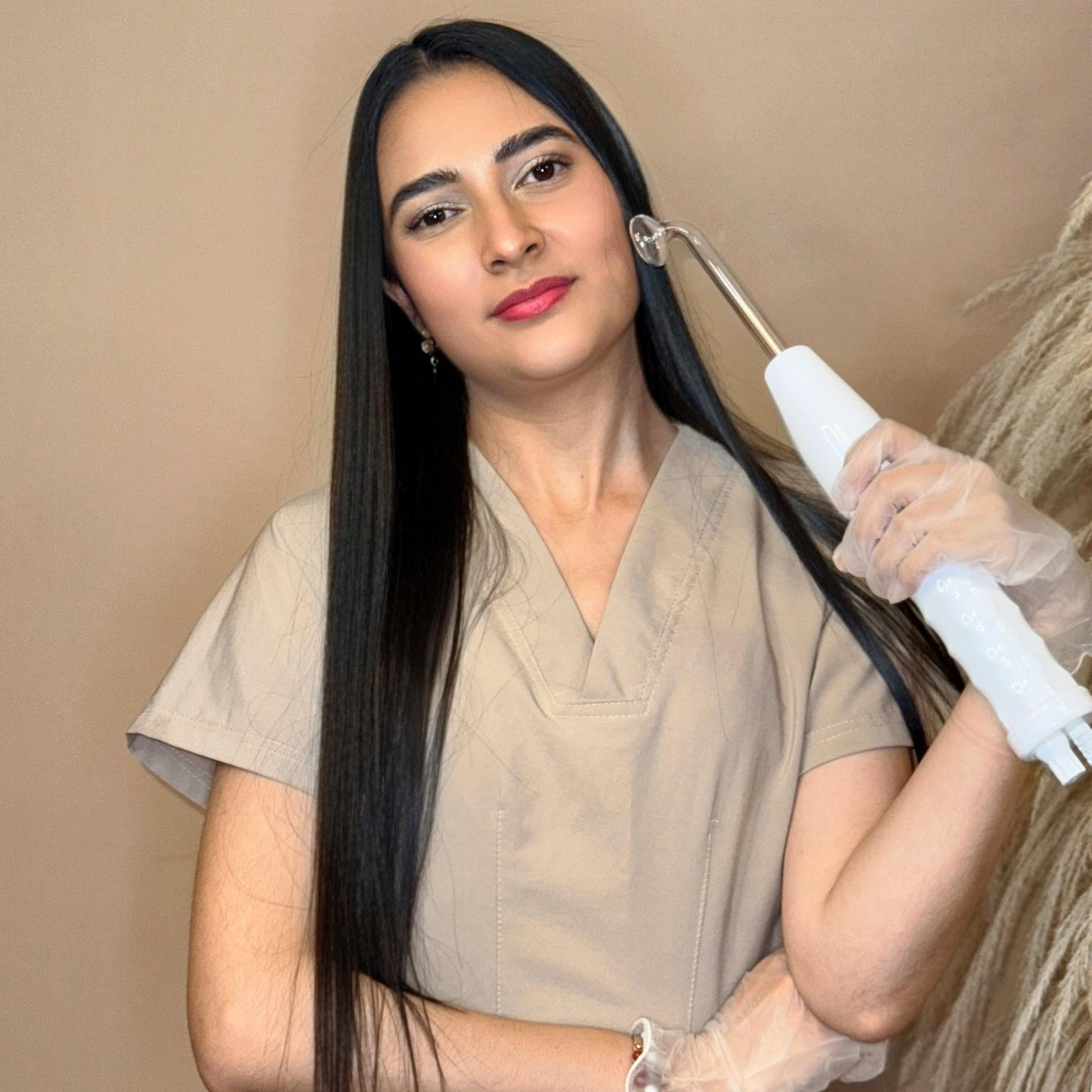 1. Alejandra Rodrigues Esteticista 