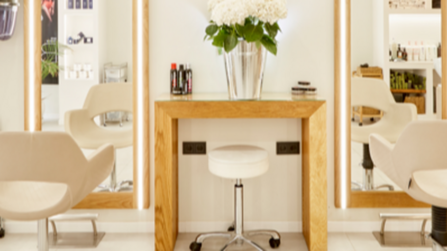 SALON DE BELLEZA BEAUTY interior