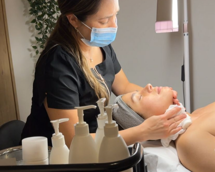 Limpieza Facial + Tratamiento Vit C Murad
