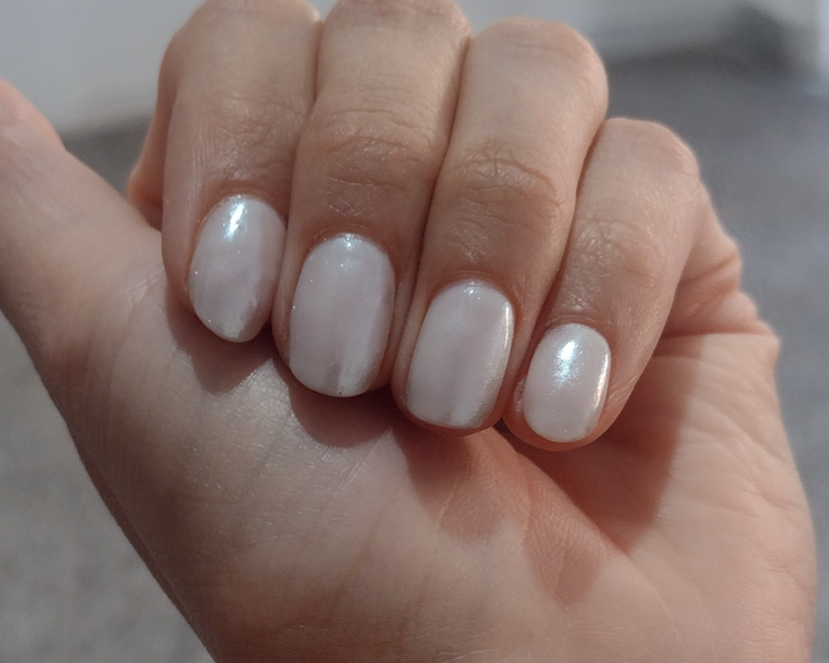 Esmaltado semipermanente + diseño complejo