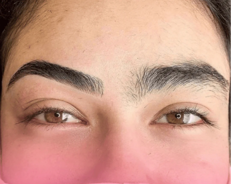 Perfilado de cejas con cera 