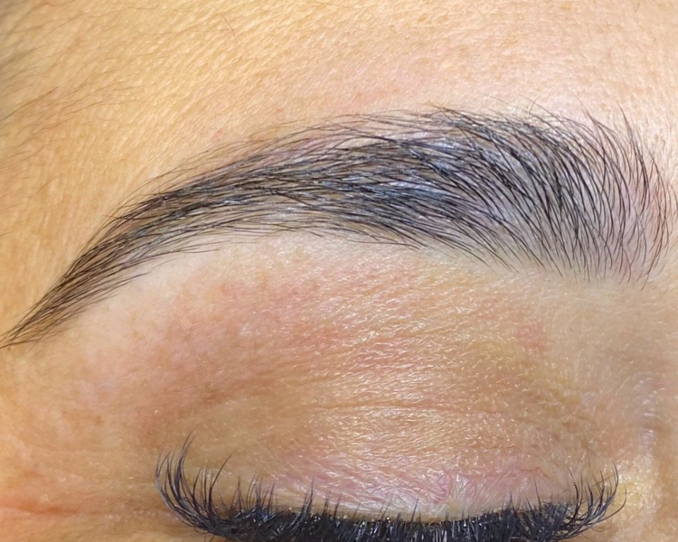 Diseño y Perfilado De Cejas