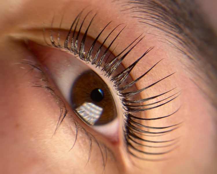 Lifting ( botox y tinte ) + limpieza facial específica 