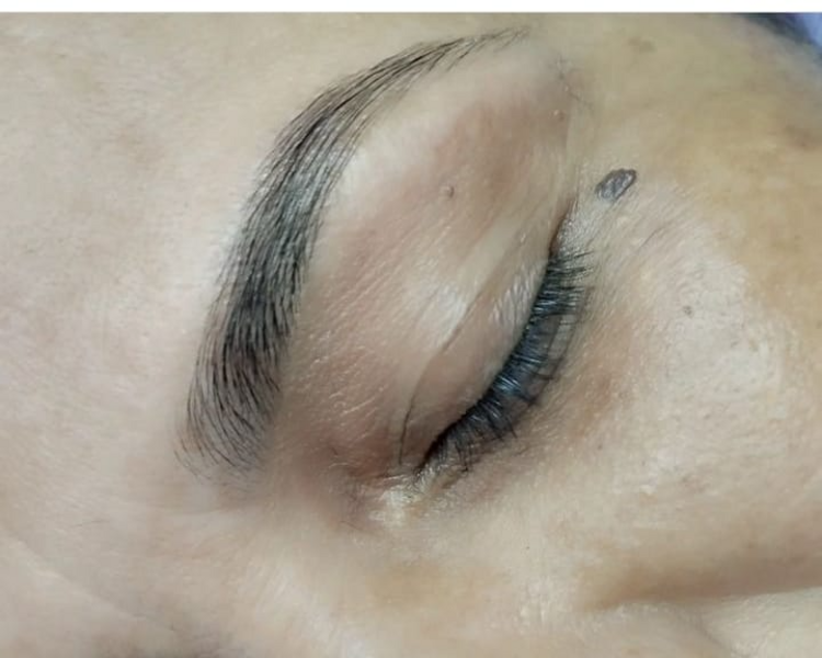 Cejas Perfiladas