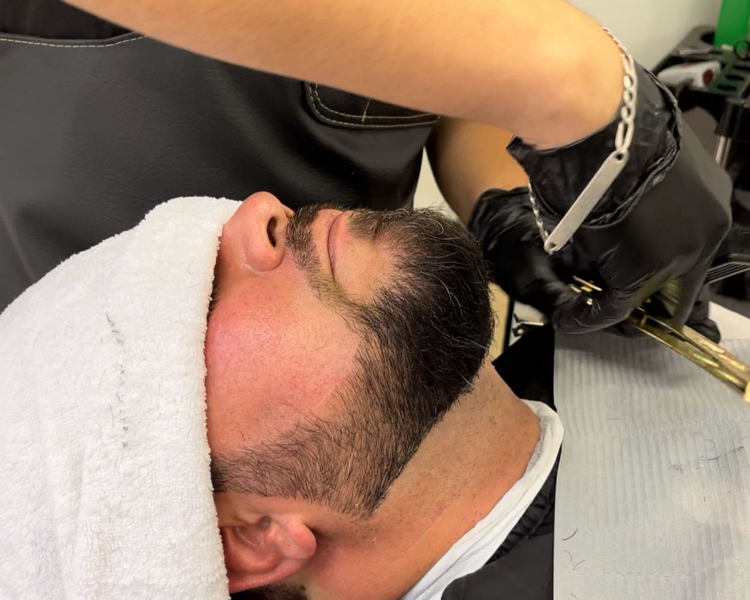 Corte de Cabello + Perfilado de Barba con Toallas Calientes