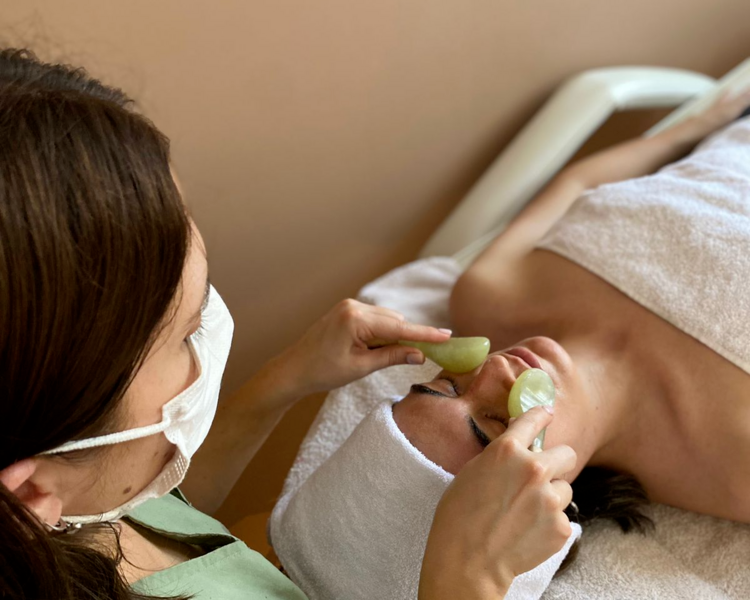 Limpieza Facial + Masaje con Elementos.