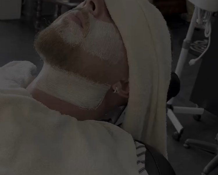 CORTE + BARBA (afeitado tradicional)