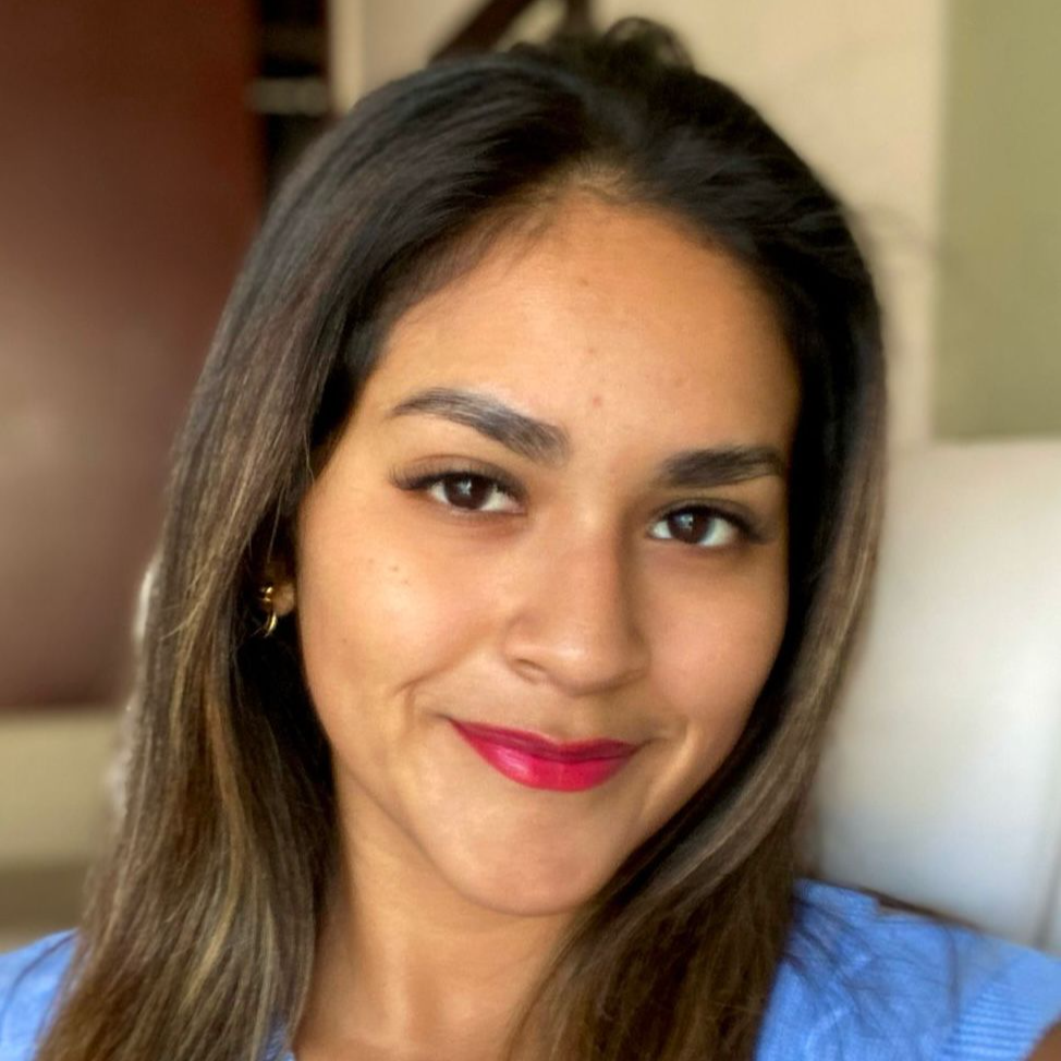 Ps. CELESTE OYANGUREN POVIS