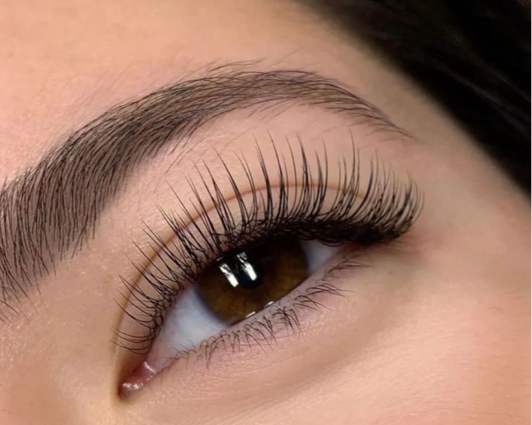 Pestañas look clasico