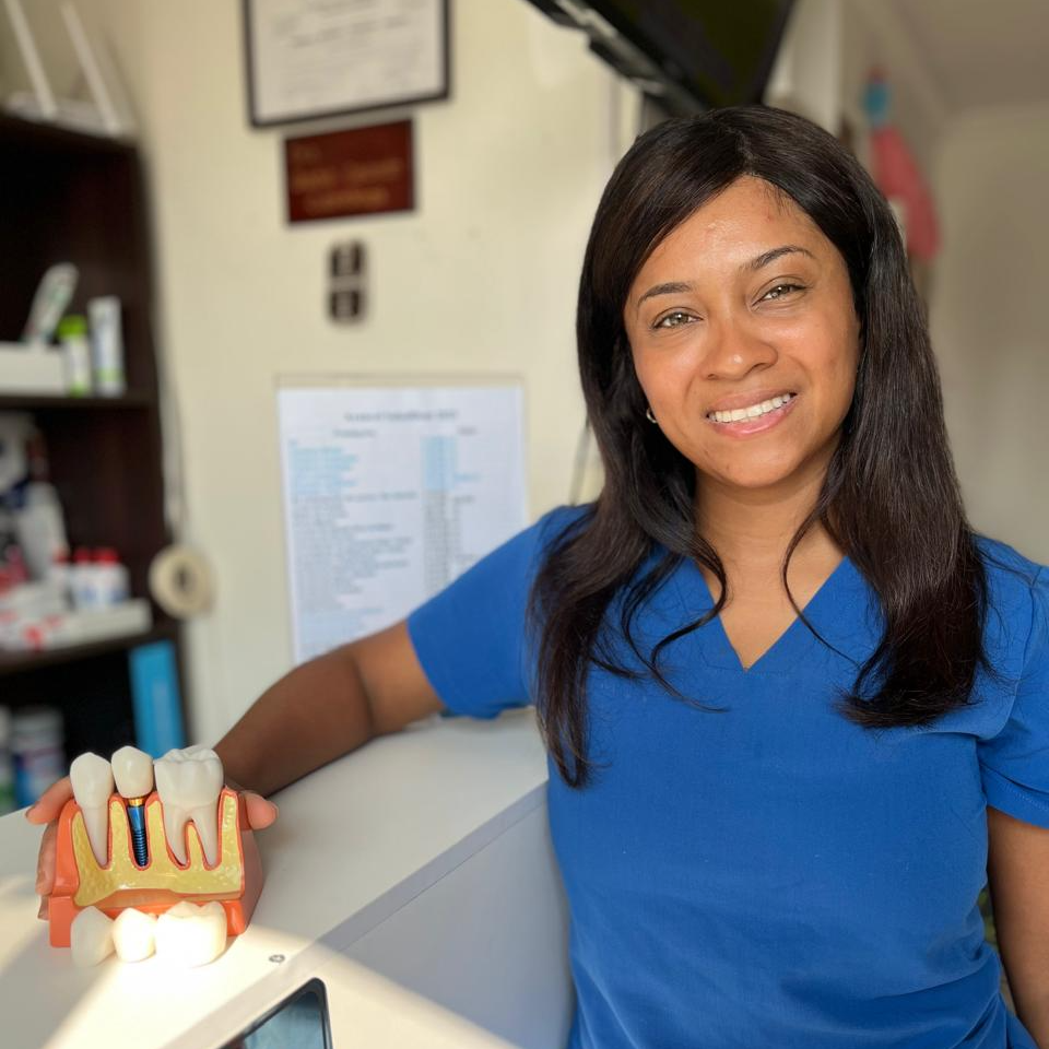 Dra. Pilar Aguas /Odont. General - Endodoncia 