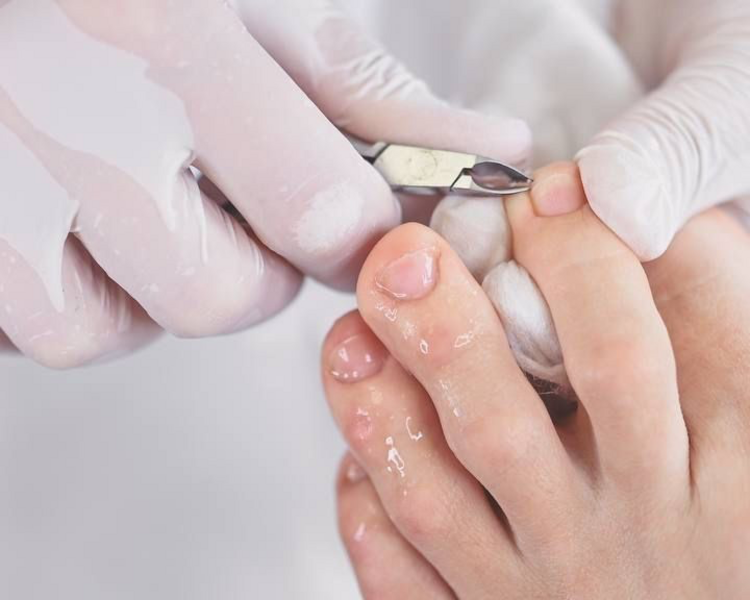 Pedicura Spa + Gelish (1 a 3 tonos)