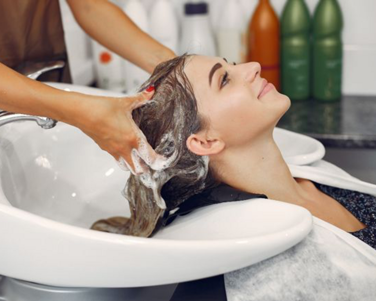 Lavado de Cabello + Peinado Sencillo